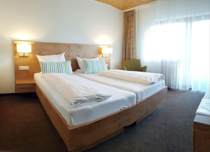 Hotel Schiff นาโกลด์ ภายนอก รูปภาพ